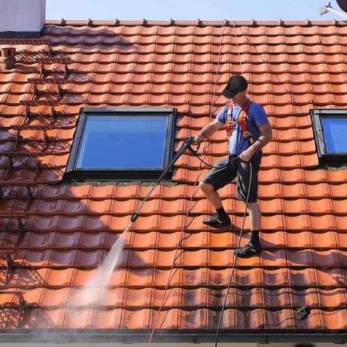 Reinigen van pannendak in Horst
